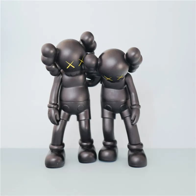 BAPE × KAWS Half-Brain Ape Figure Split Brain Design — Along公仔26cm-黑色盒装