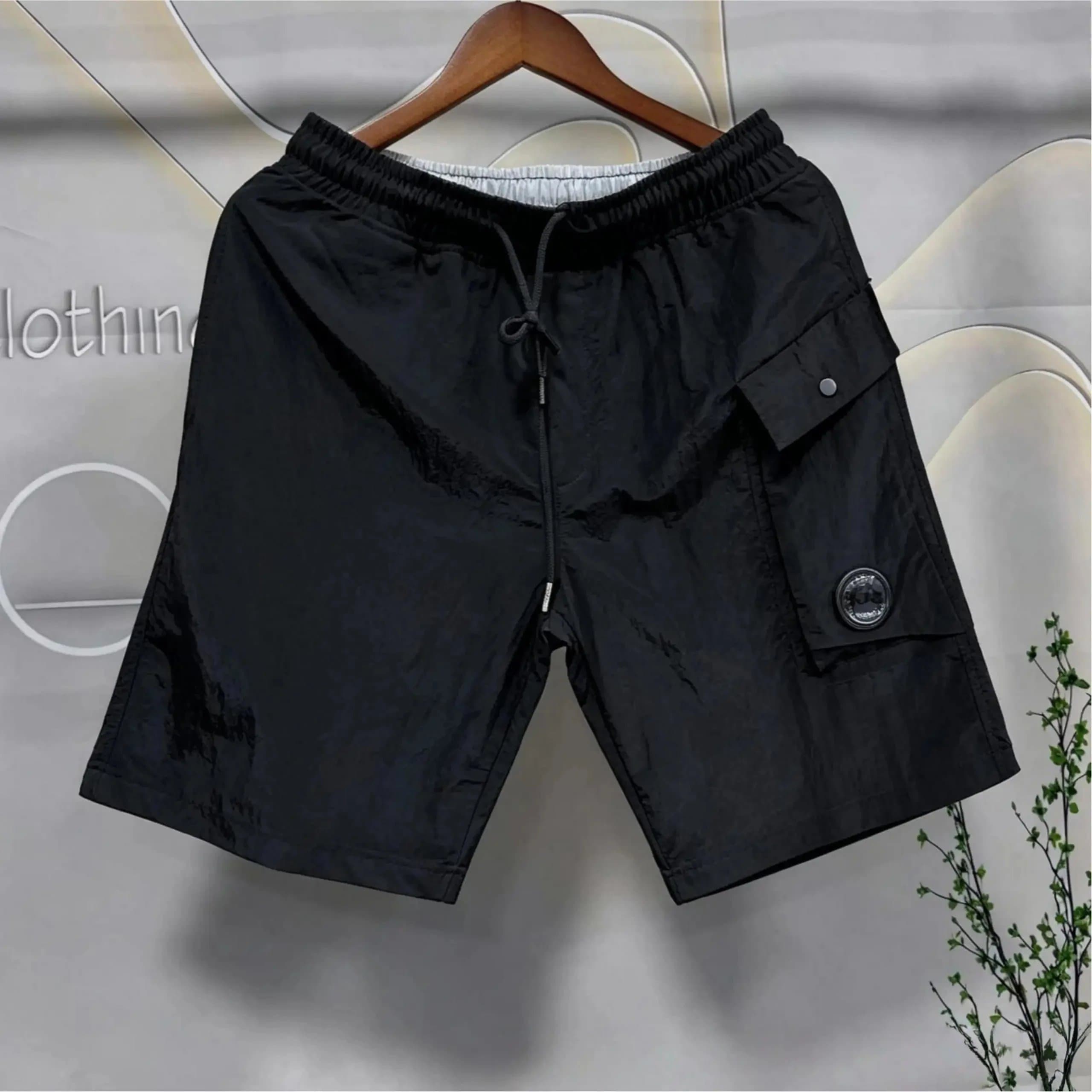 C.P. Company Goggle Shorts Olive — 02速干裤-黑色