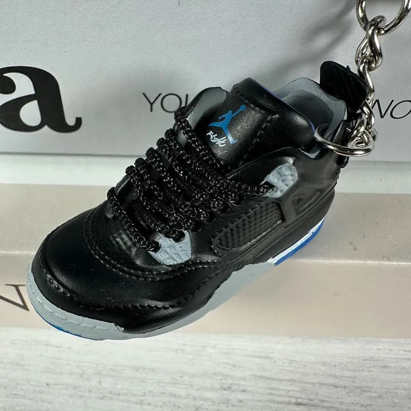Air Jordan 4 Keychain Bred