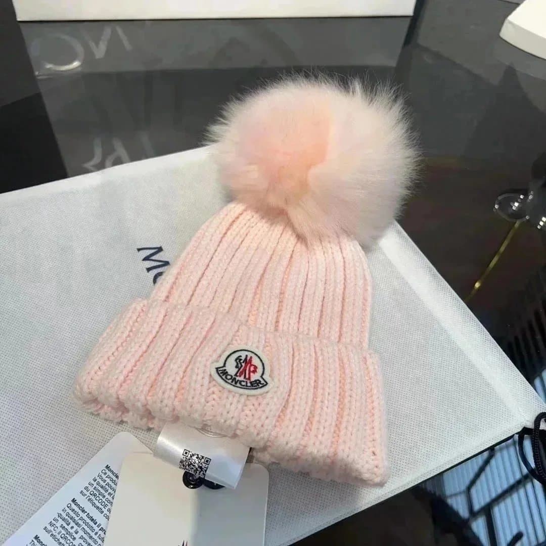Moncler Ribbed Beanie Logo Patch — 023