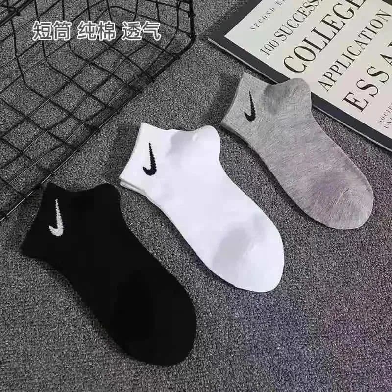 Nike Swoosh Crew Socks Classic Logo — 3 pairs【2grey+1black】
