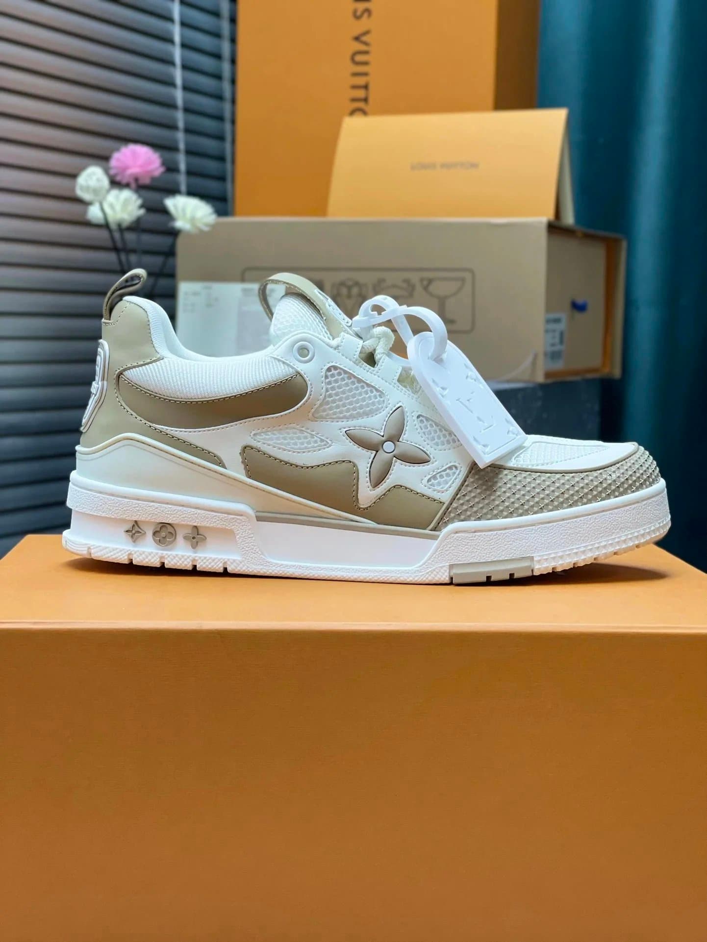 Louis Vuitton LV Trainer Monogram Flower — 2