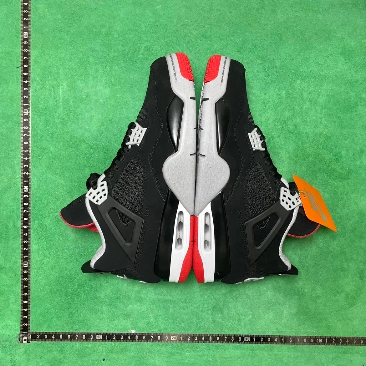 Air Jordan 4 Bred