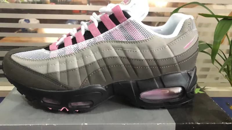 Nike Air Max 95 Triple Grey — 灰色浅粉勾