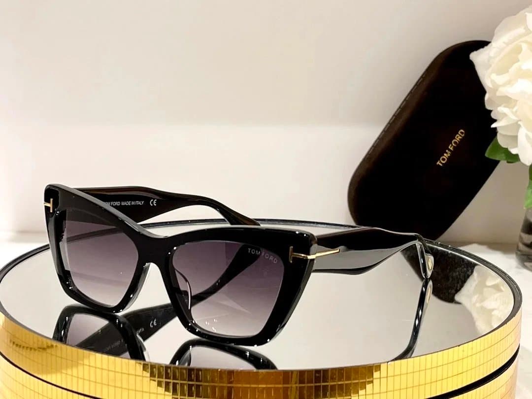 Tom Ford FT0888 Honey Tortoise — 20