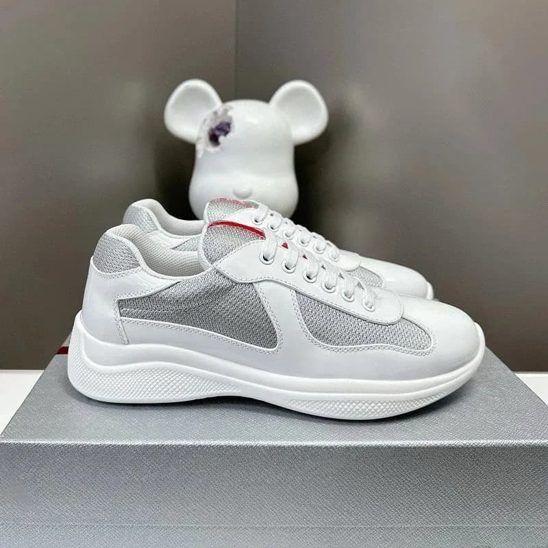 Prada Linea Rossa Sneaker Lavender Patent Mesh — 白色