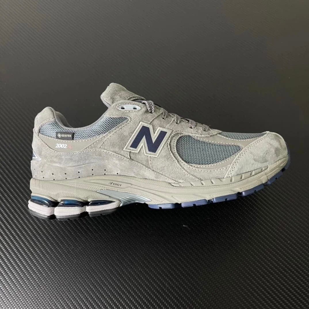 New Balance 2002R GORE-TEX