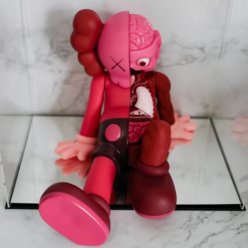 BAPE × KAWS Half-Brain Ape Figure Split Brain Design — 坐姿半解剖23cm-红色