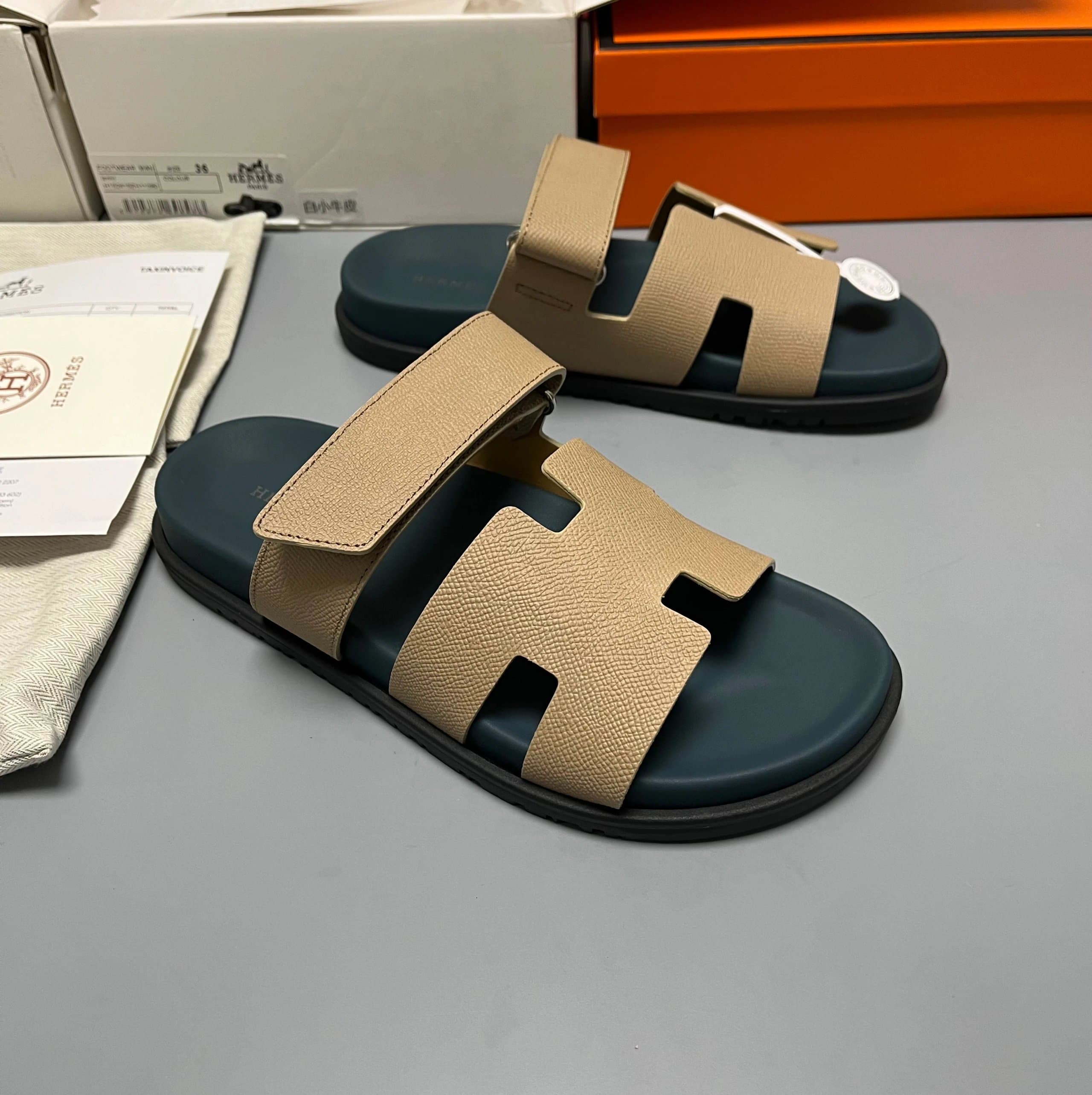 Hermès Oran Sandal Suede — 22号色
