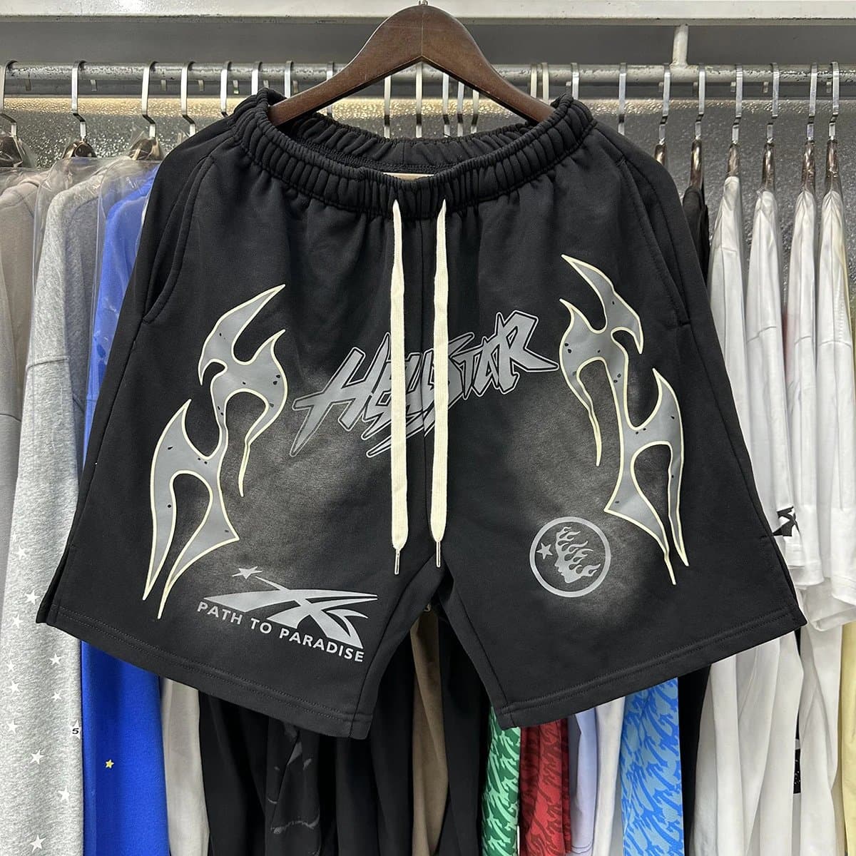 Graphic Shorts Hellstar Logo Print — DK2HY0GT