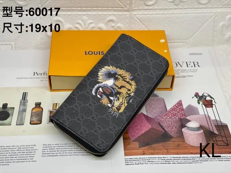 Gucci GG Marmont Zip Around Wallet GG Supreme Canvas — 22
