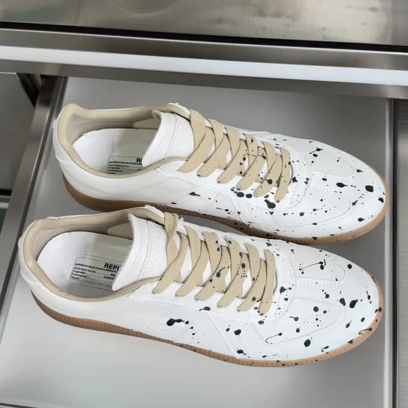 Maison Margiela Future Sneaker Red Suede — 乳白色 布面涂鸦