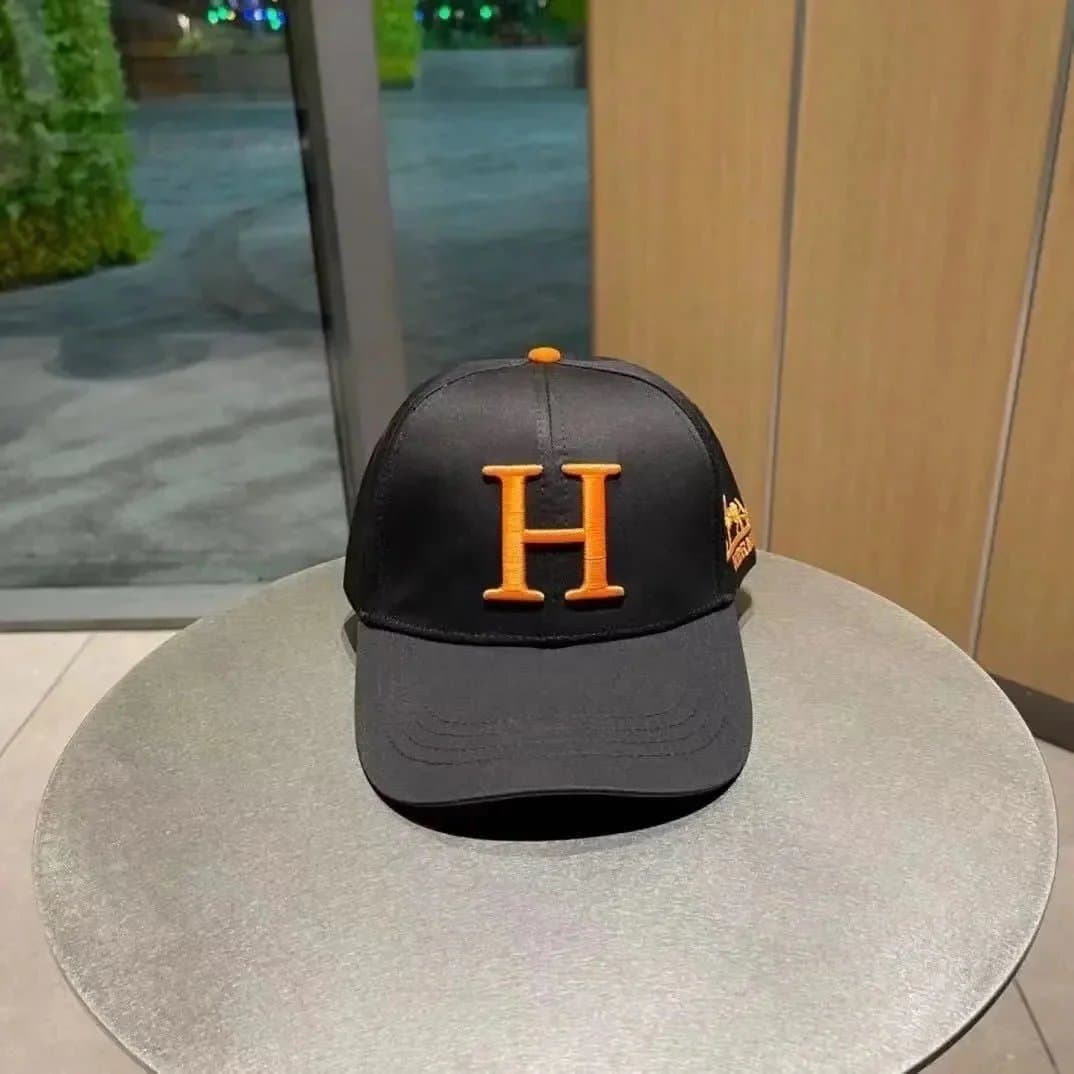 Hermès Cap H Logo — 1