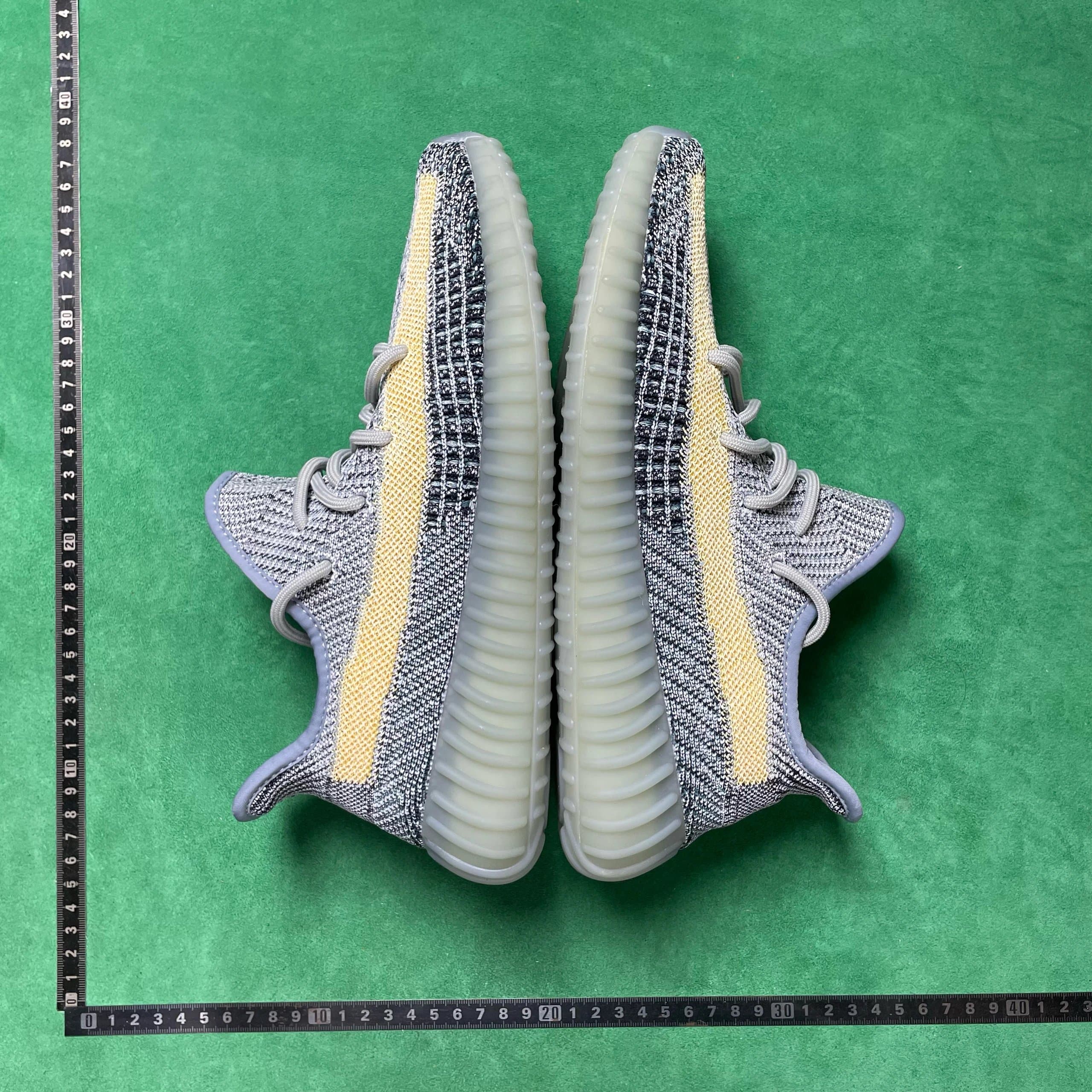 Yeezy Boost 350 V2 Zebra — 16号水洗丹宁GY7657