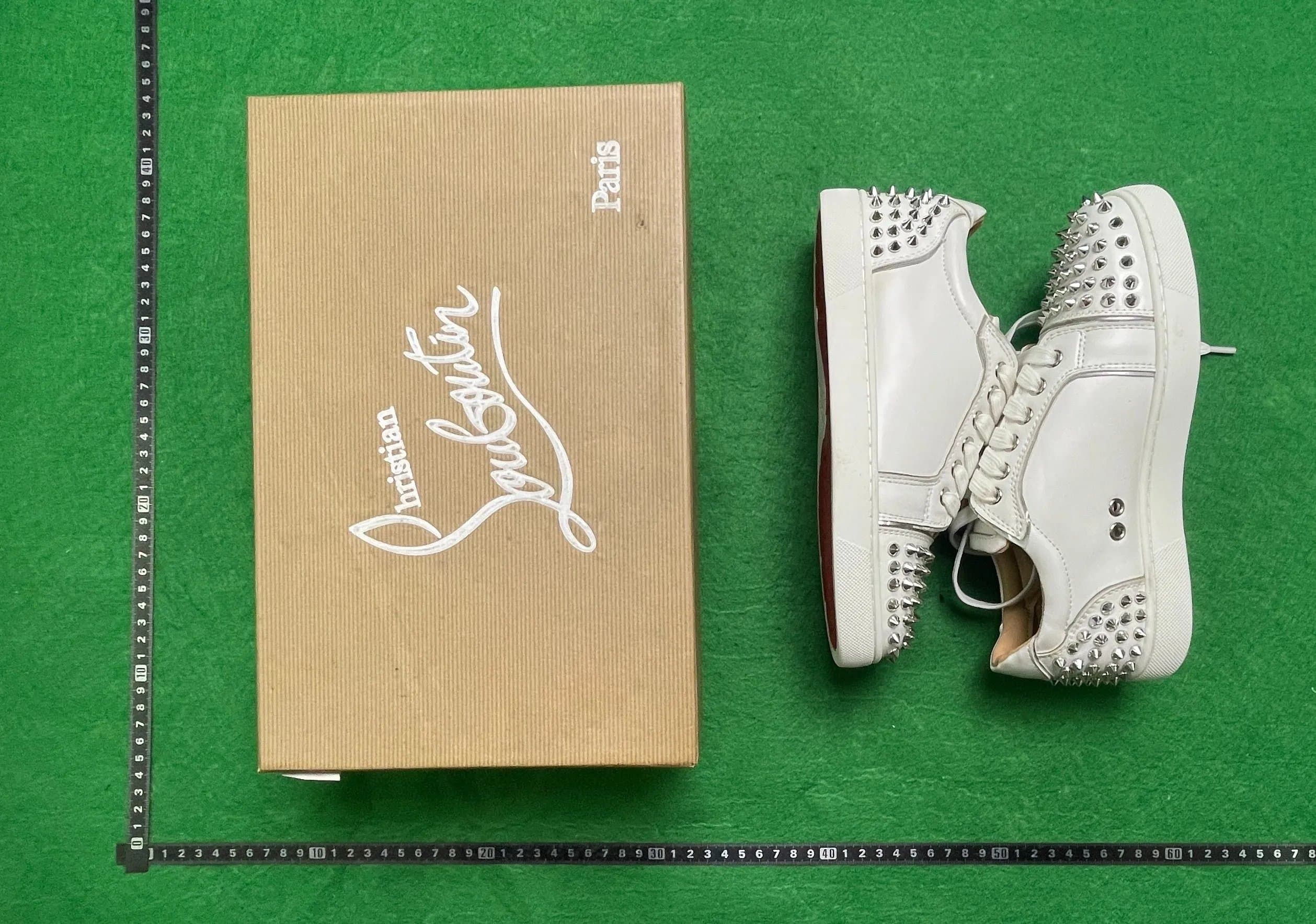 Christian Louboutin Louis Spikes Patent Leather with Studs — 37 · 1（收藏优先发货）
