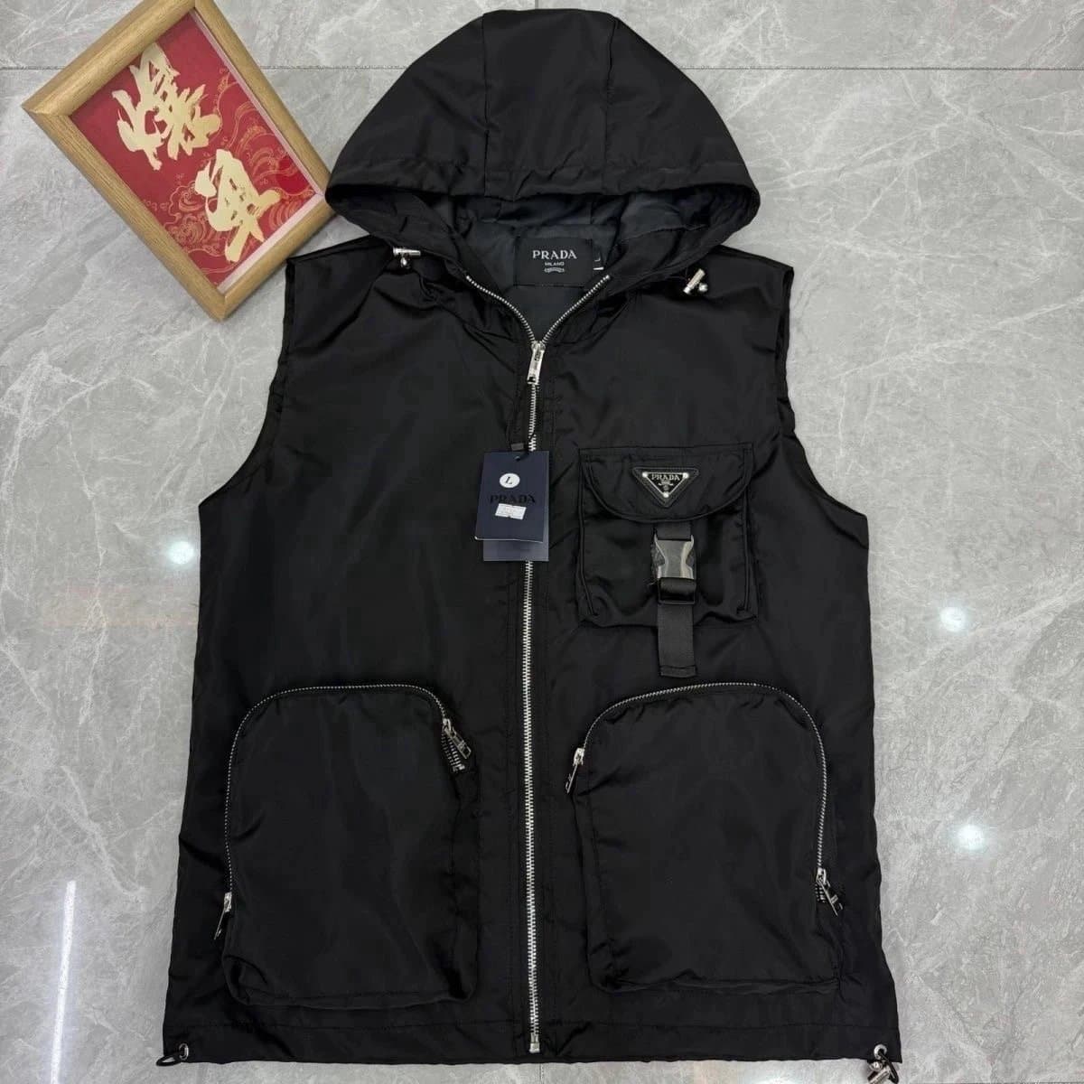 Moncler Hooded Zip-Up Jacket Logo Hood — 39