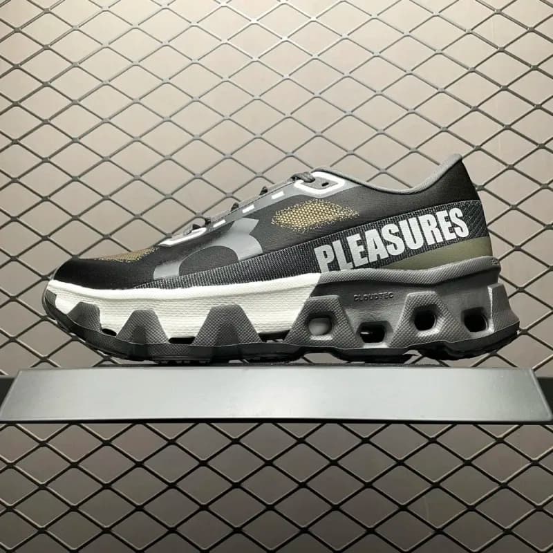 Cloudtec Sneaker Pleasures Logo