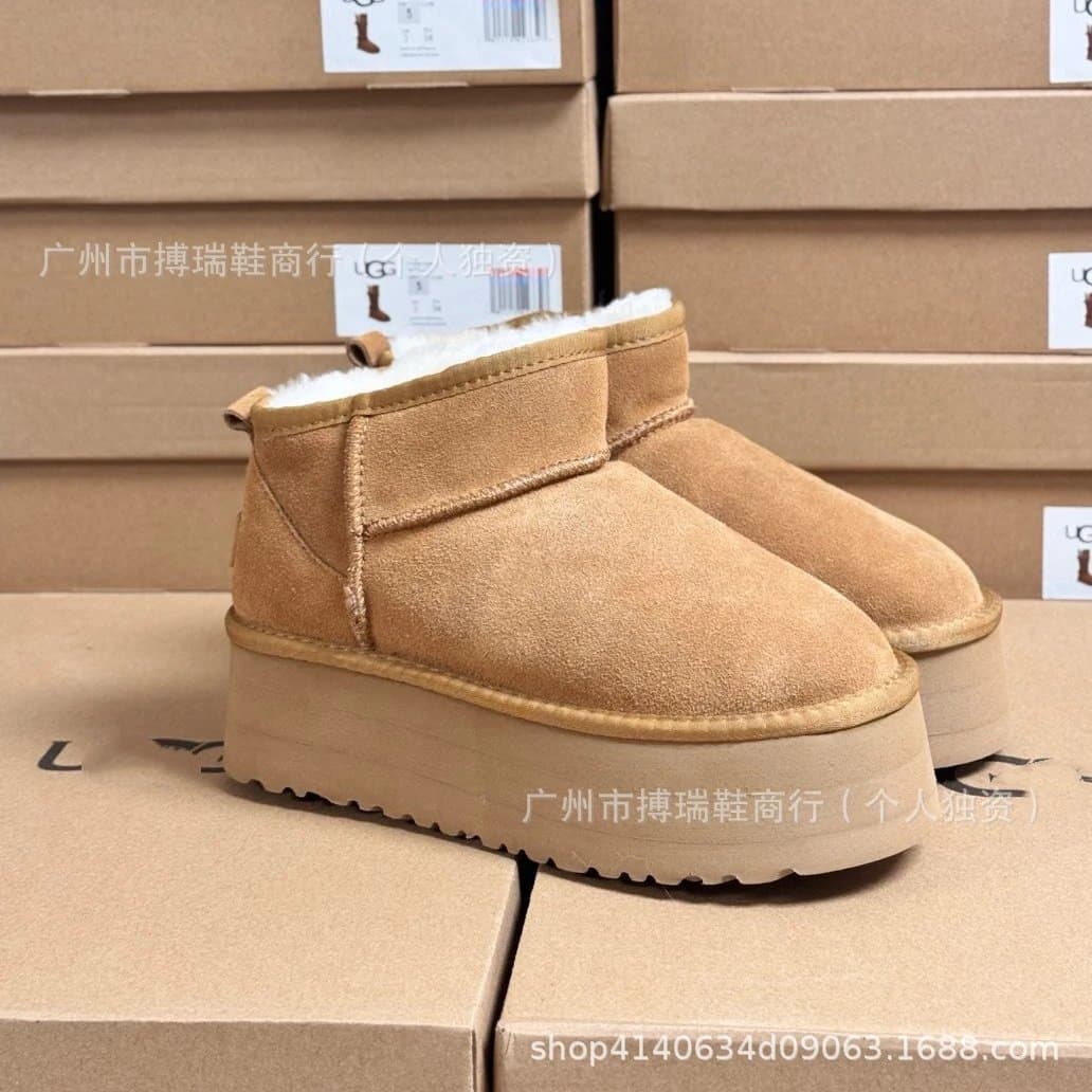 UGG Mini Platform Classic