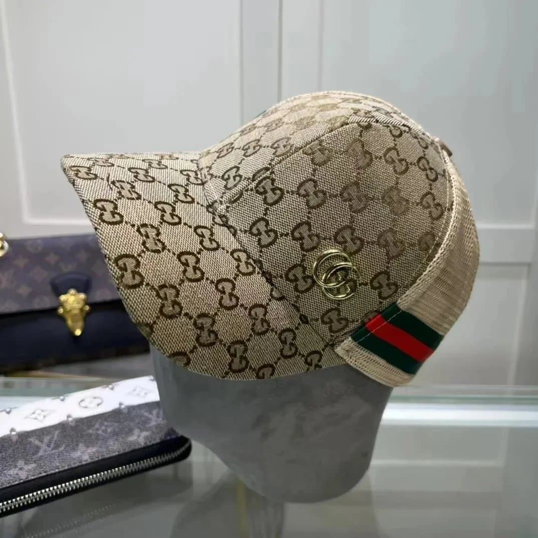 Gucci Baseball Cap GG Monogram — 21