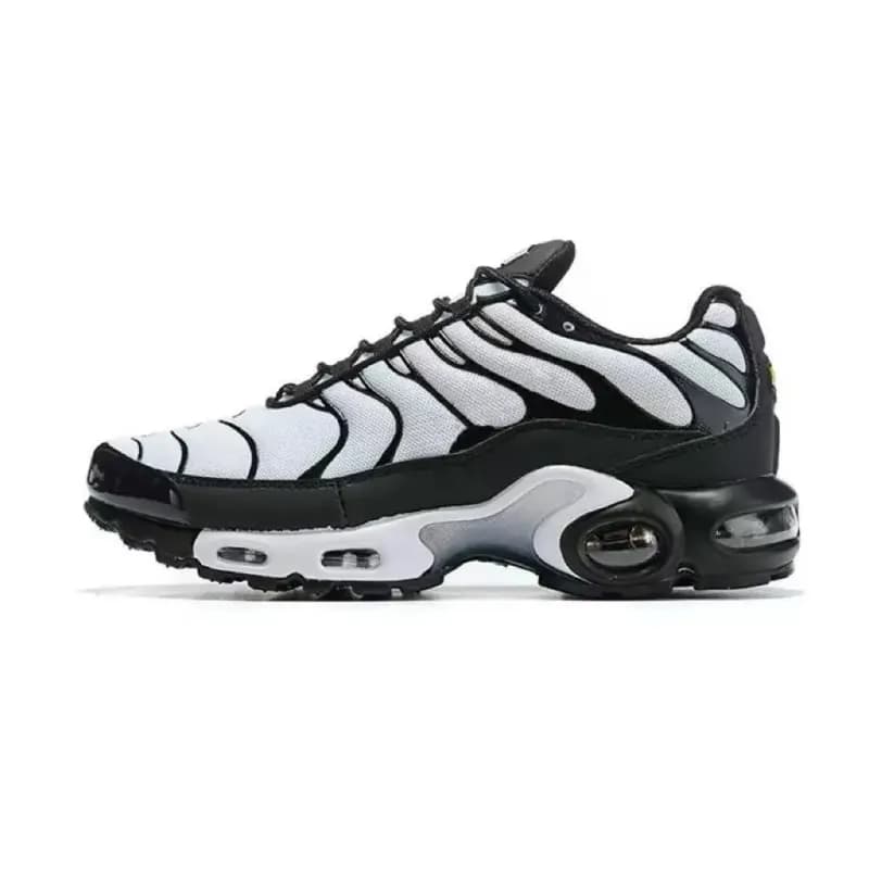 Nike Air Max Plus Triple Black/White