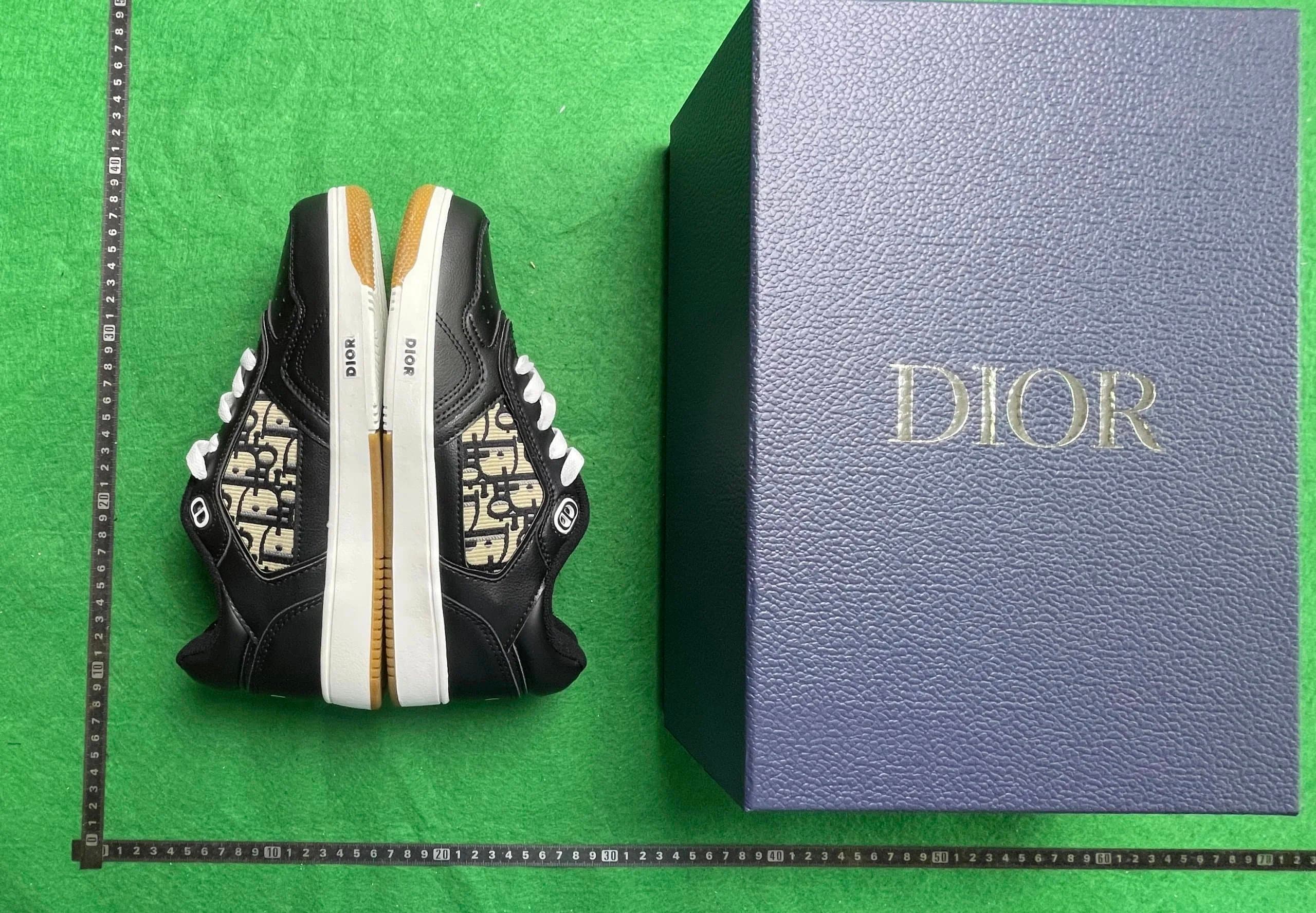 Loewe Sneaker Logo Panel — 34（B27）