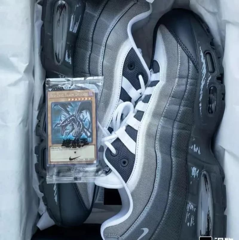 Nike Air Max 95 Triple Black — 游戏王灰色