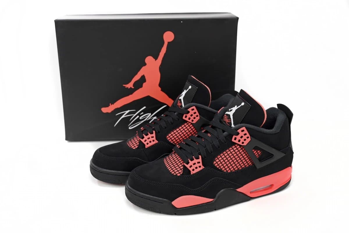 Air Jordan 4 Bred