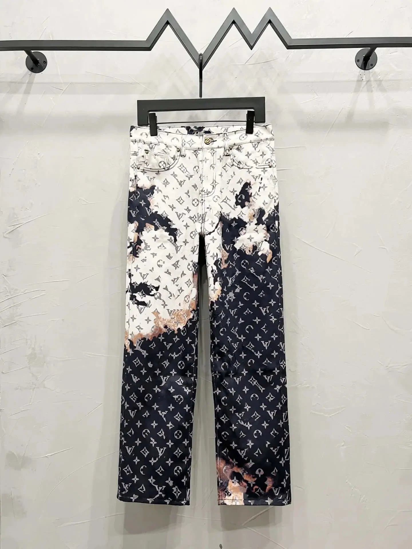 Louis Vuitton Monogram Jeans Distressed — LYM898
