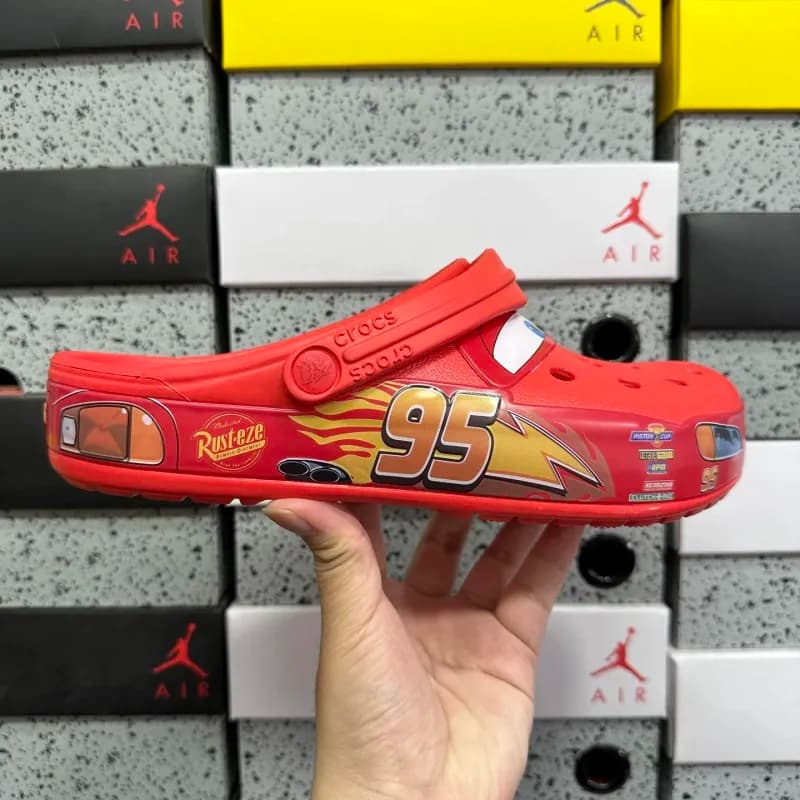 Crocs Classic Clog Lightning McQueen