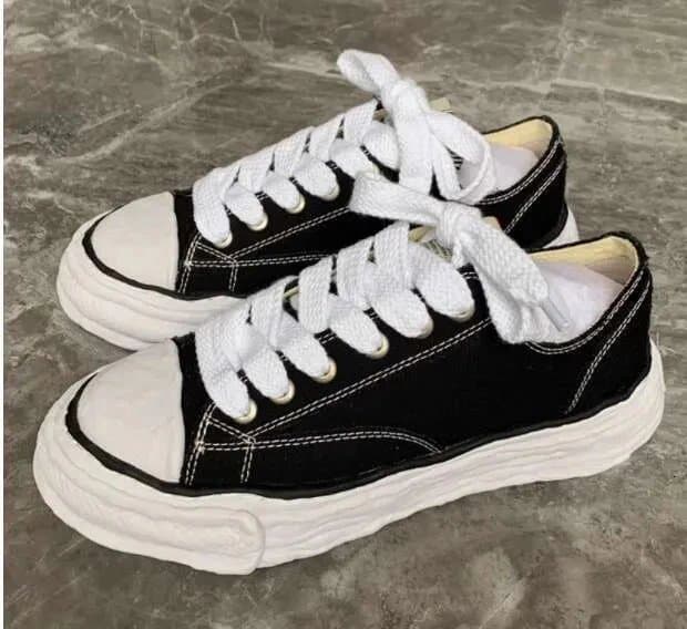 Undercover Spike Black — 21