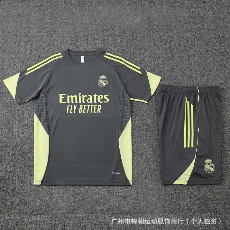 Adidas Real Madrid Training Set Comic Print — 25 short sleeve king ★ Dark gray horse
