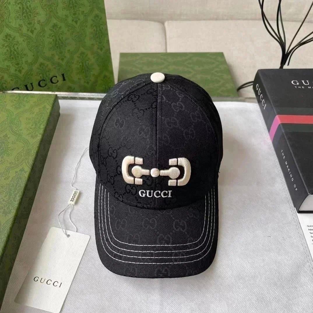 Dior Baseball Cap Oblique Logo — 32
