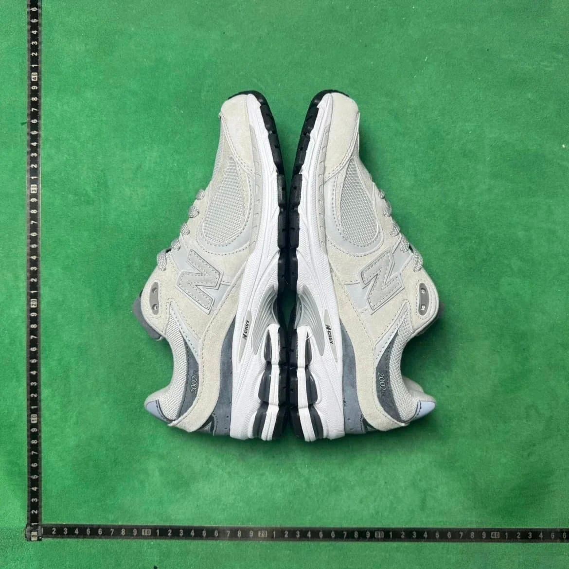 New Balance 2002R Triple White — 31号灰白色M2002RJD