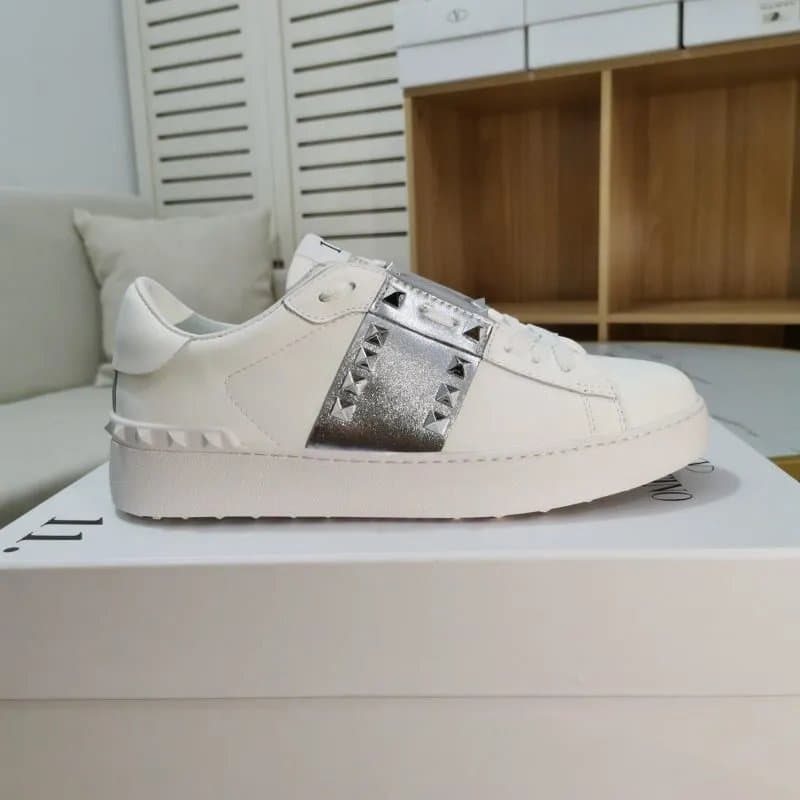 Valentino Rockstud Low White with Silver Studs