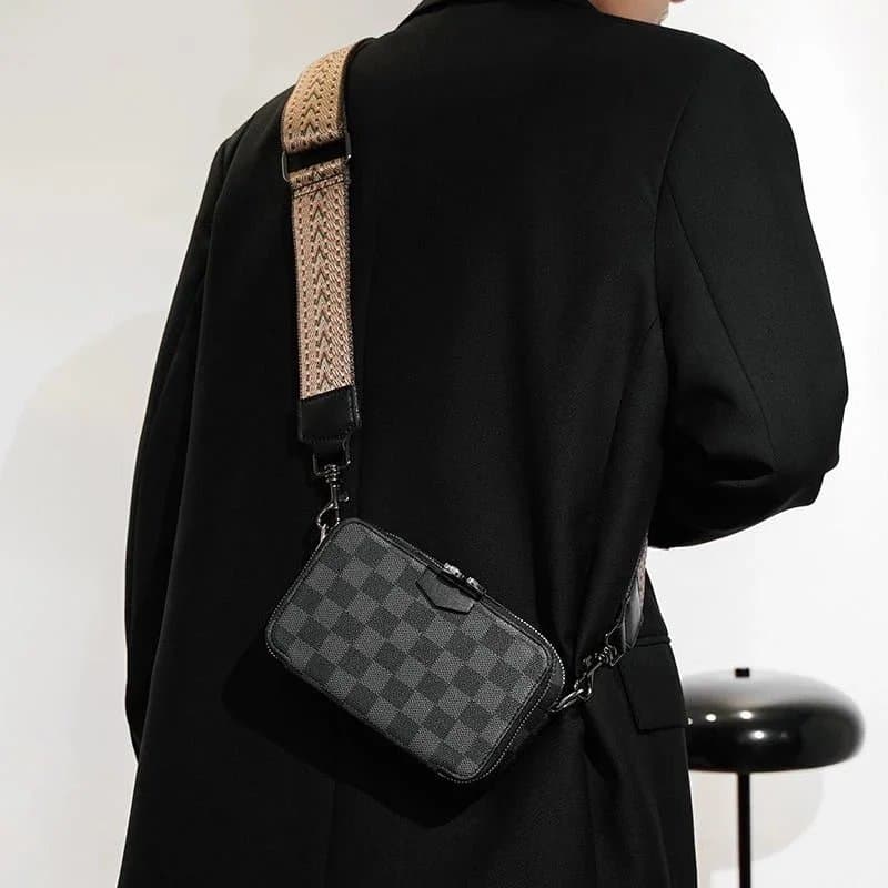 Louis Vuitton Speedy Monogram Canvas — 26
