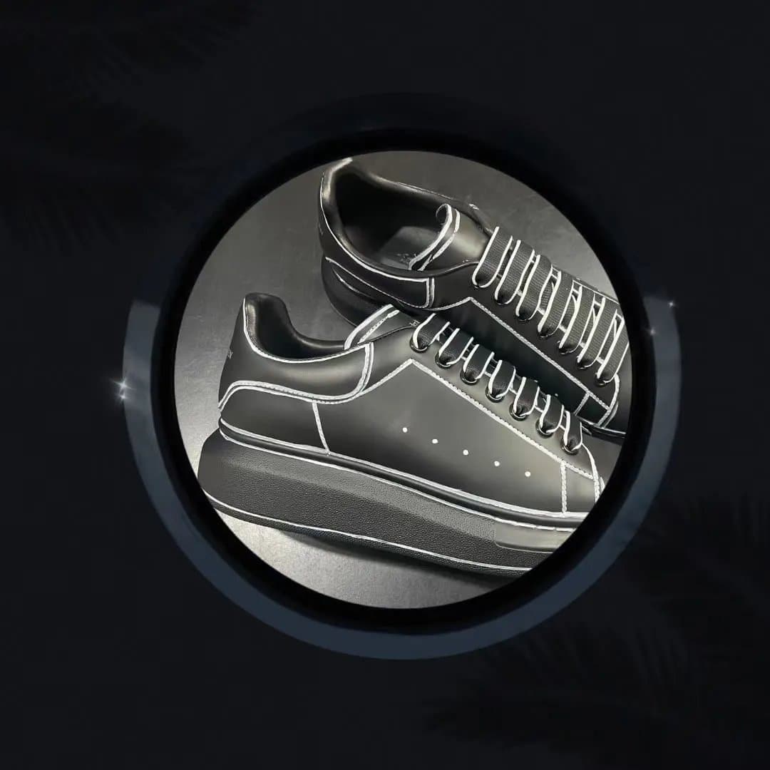 Alexander McQueen Oversized Sneaker Reflective — 全黑涂鸦