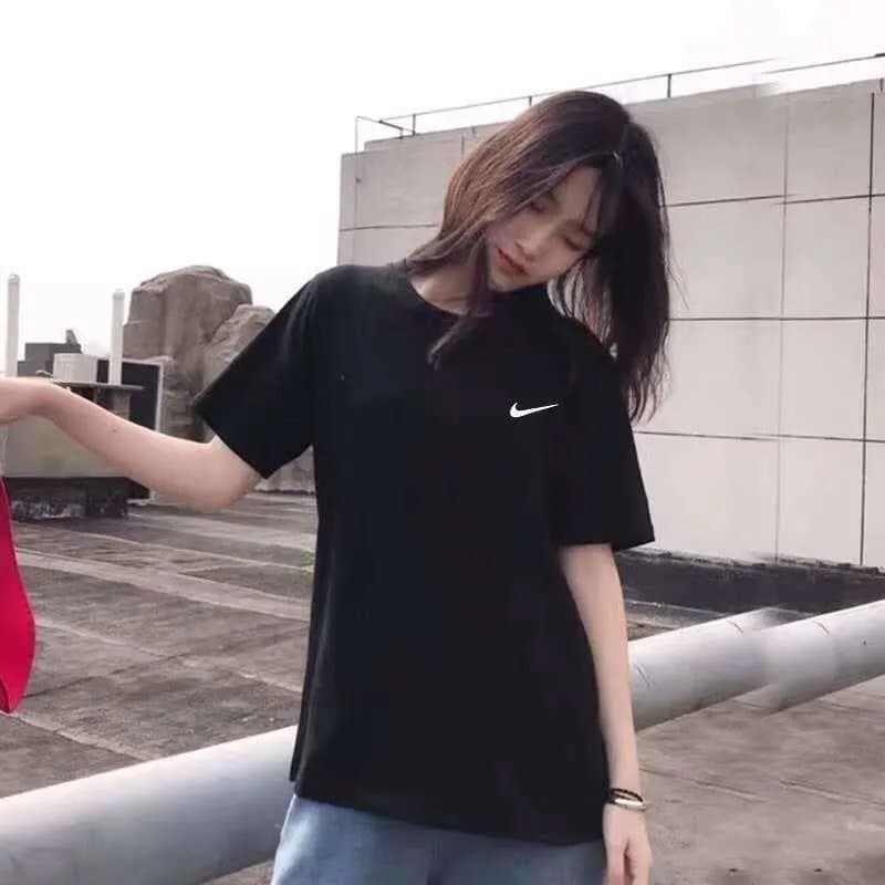Nike Swoosh Tee Mini Swoosh — 黑色左勾勾