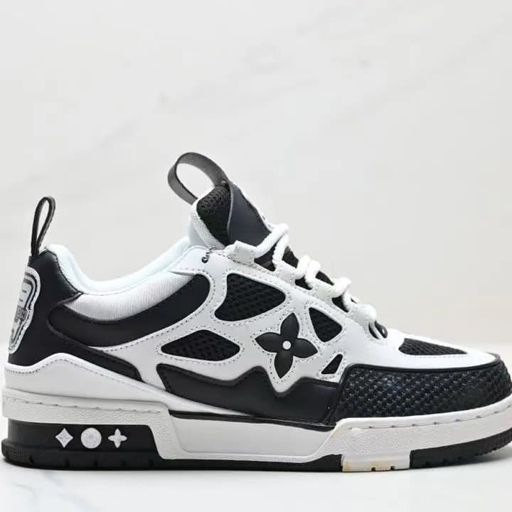 Louis Vuitton LV Trainer White Monogram — 17 面包白黑