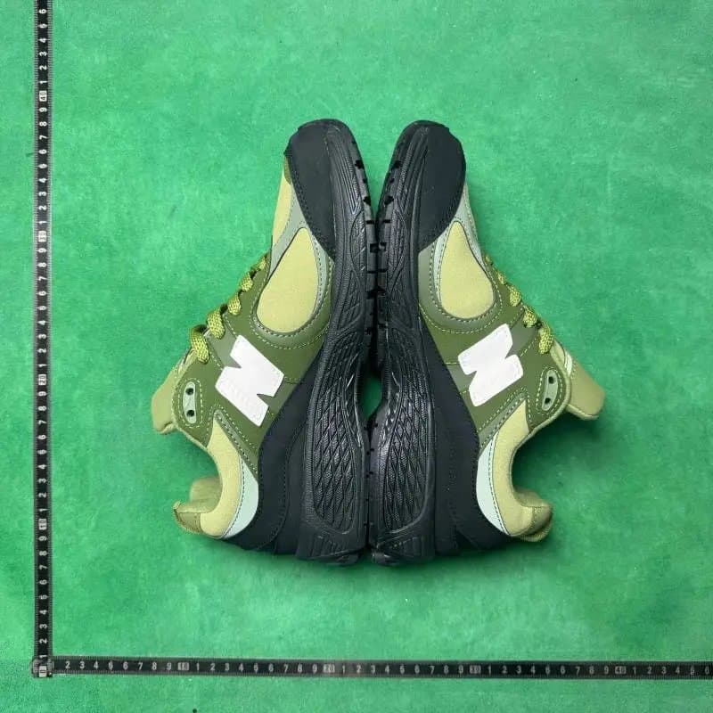 New Balance 2002R Cloud White — 12号绿色M2002RBB