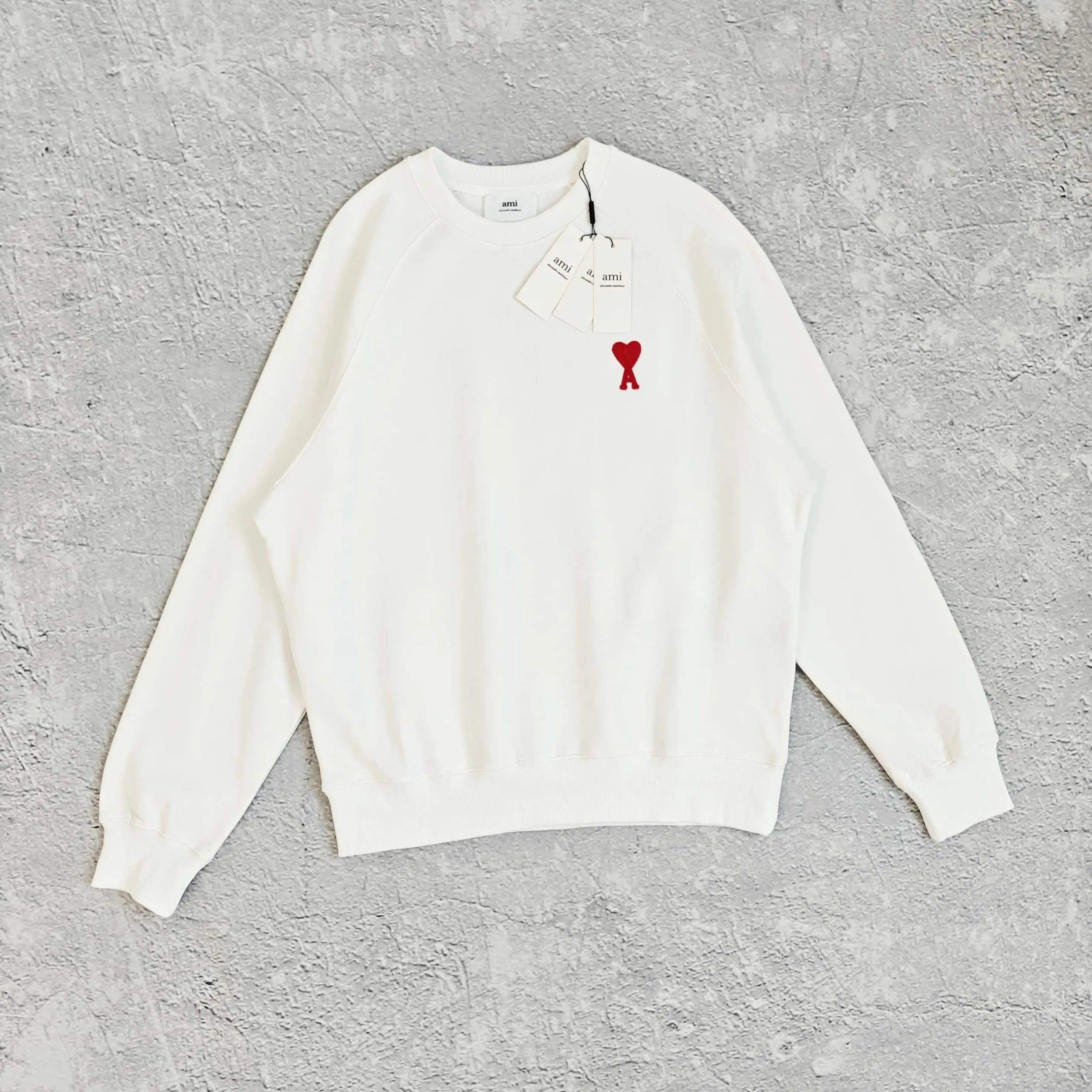 AMI Paris Crewneck Sweatshirt Red Heart Logo — 白色