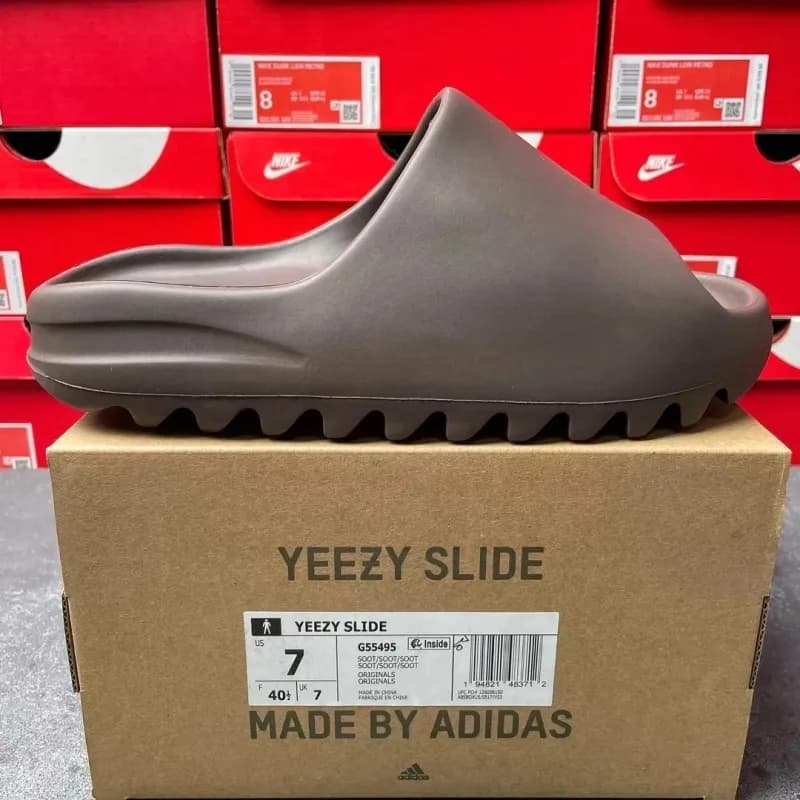 Yeezy Slide Earth