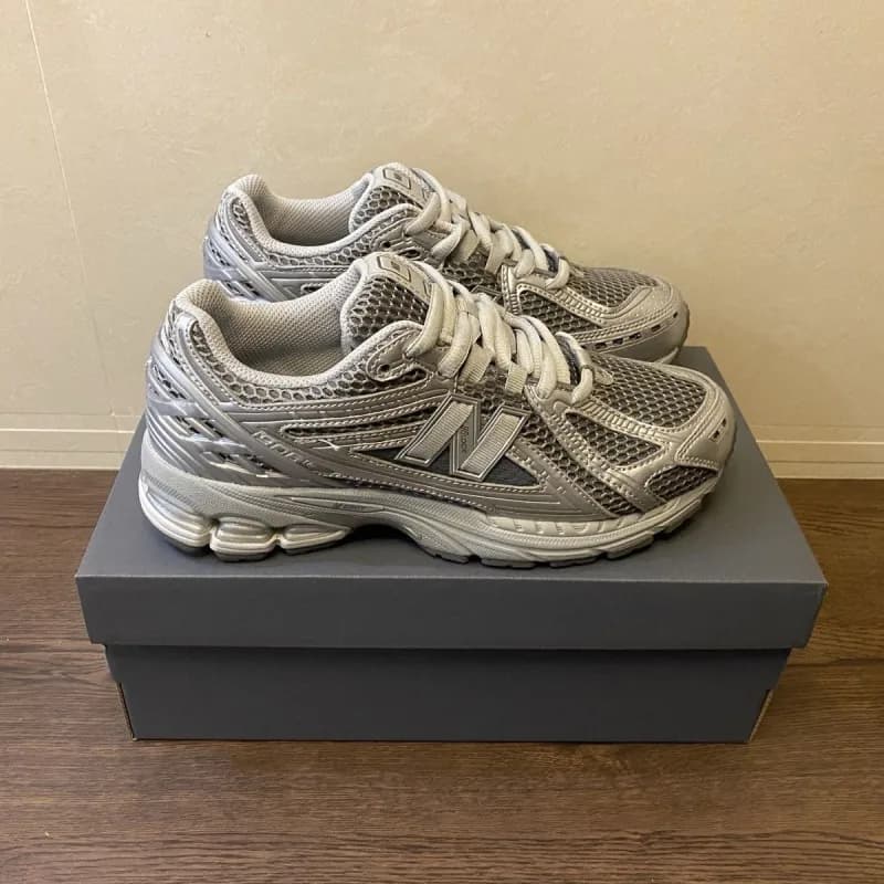 New Balance 1500 Metallic Grey