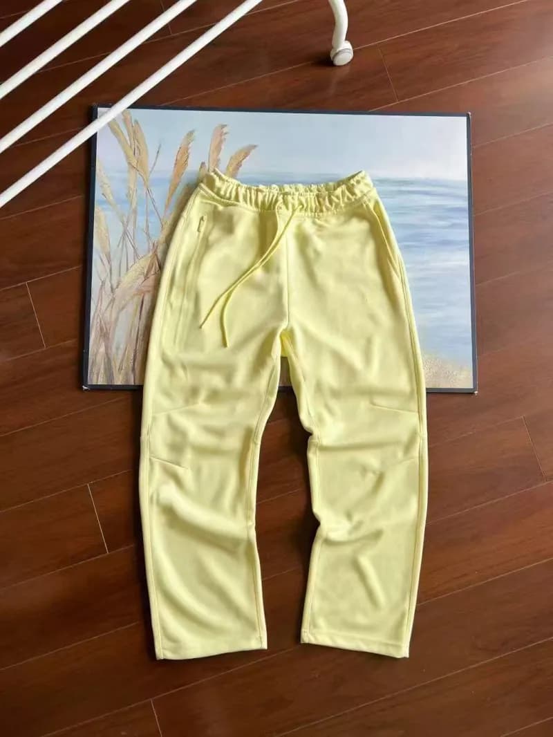 Lululemon Tech Fleece Hoodie and Joggers Set Peachy Nude — 黄色裤子