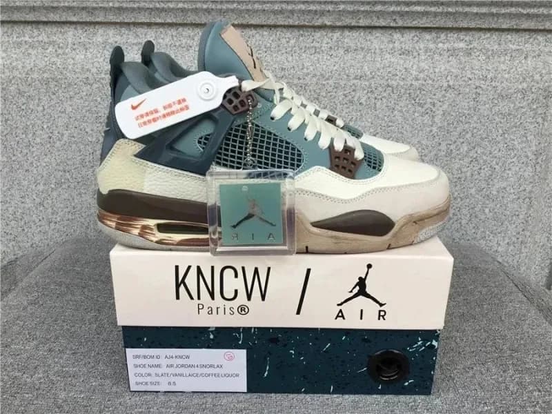 Air Jordan 4 Thunder — 16