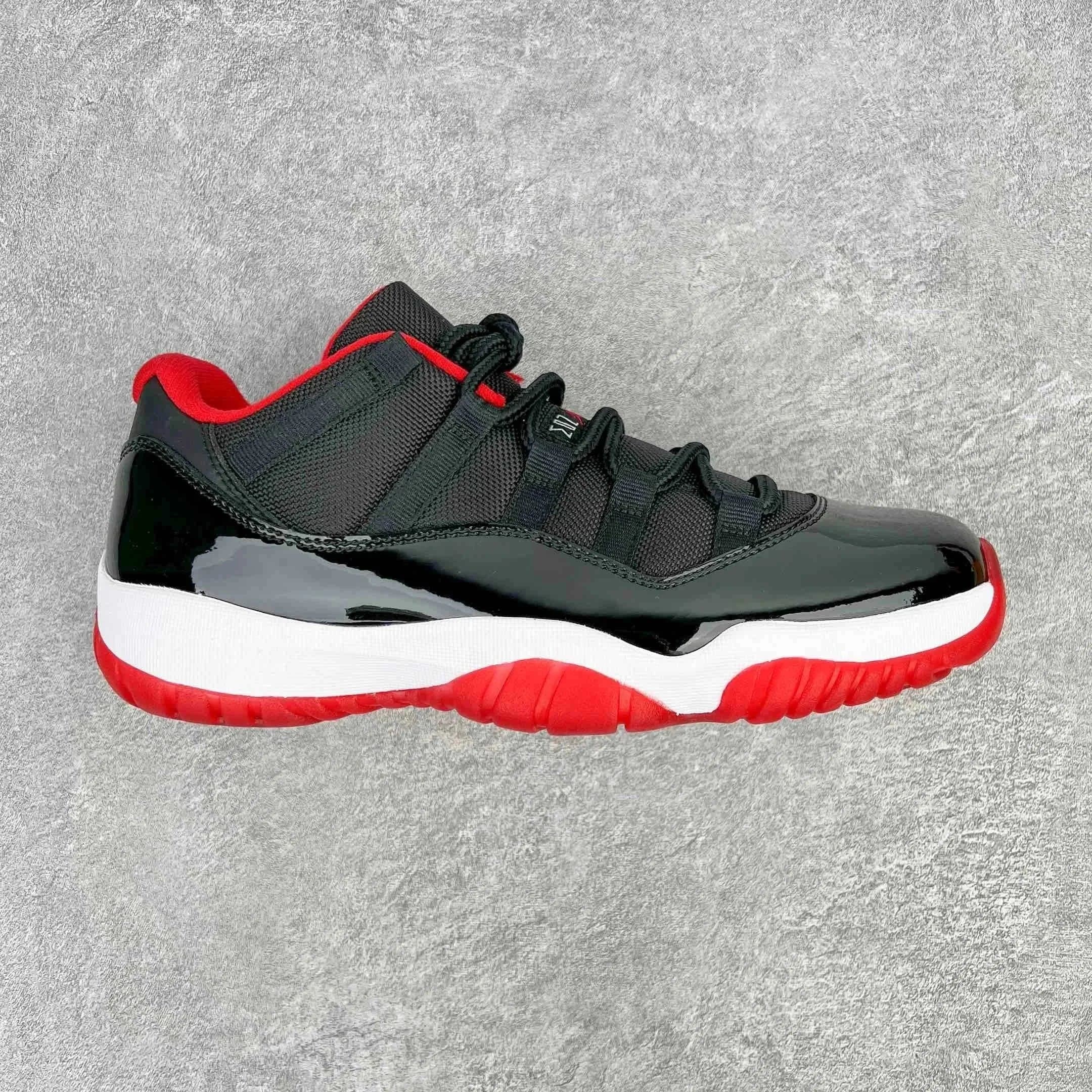 Air Jordan 11 Low Bred