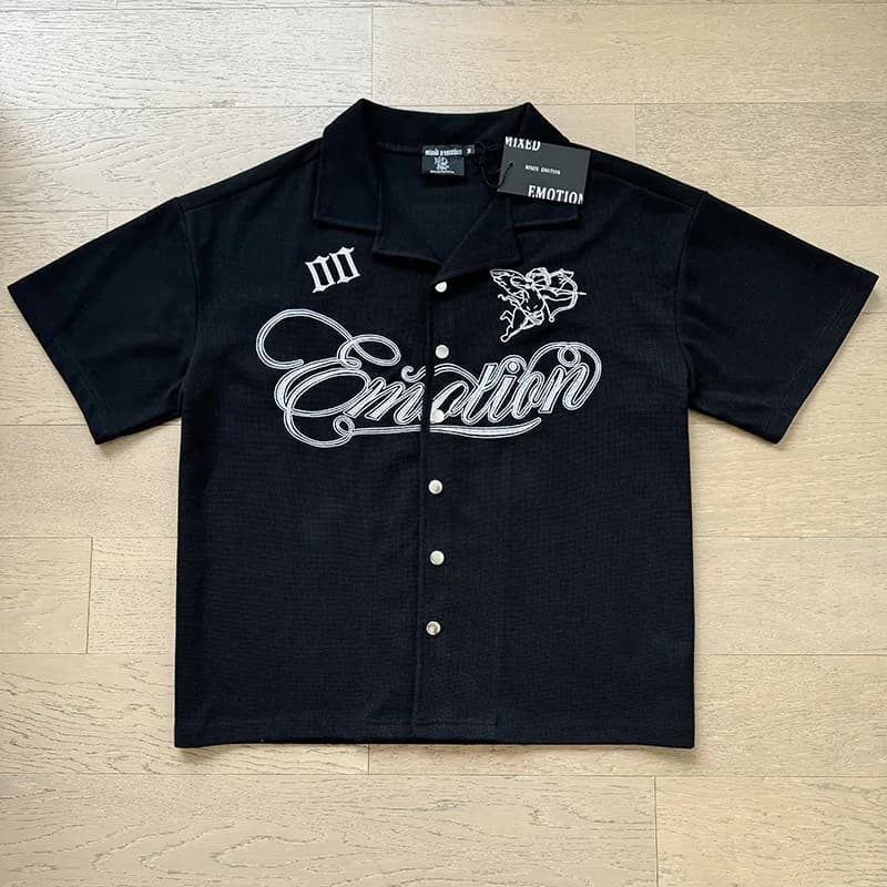 Short-Sleeve Button-Up Shirt Emotion Logo Print