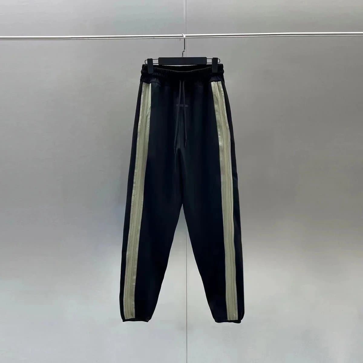 Fear of God Essentials Sweatpants Essentials Logo — 04