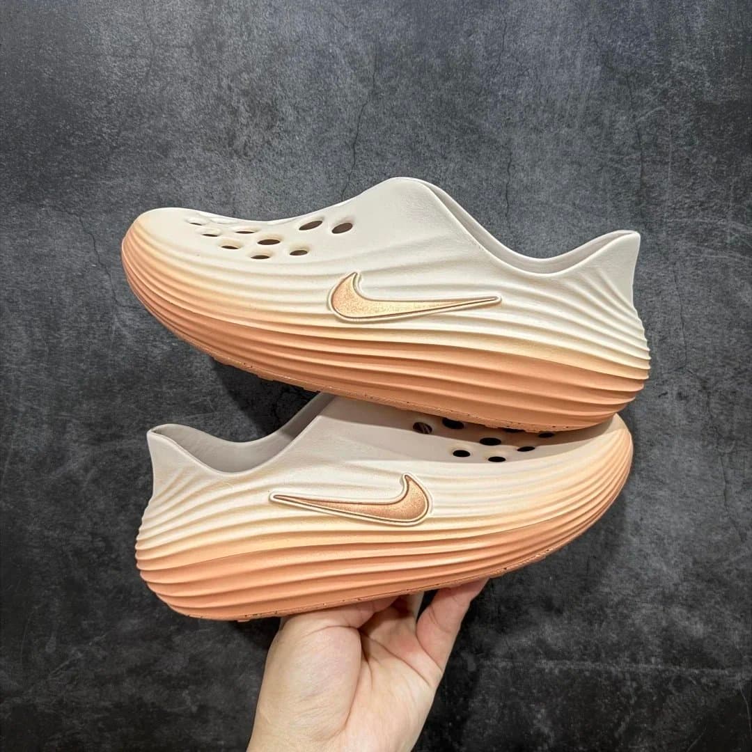 Nike Mayfly Woven Desert Sand