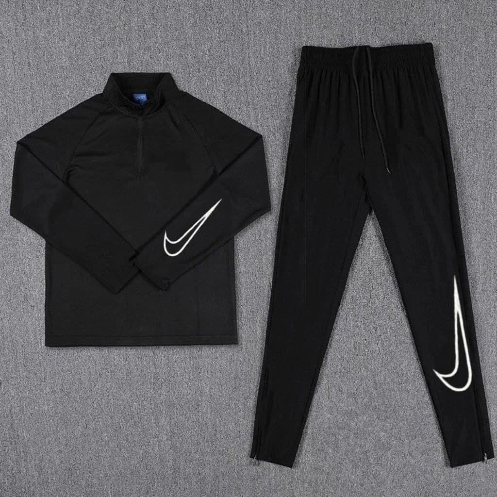 Nike Training Set Swoosh Logo