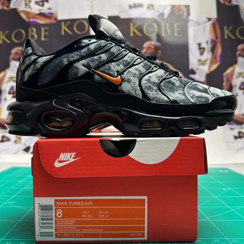 Nike Air Max Plus Neon Gradient — 黑橙 FV6913-001